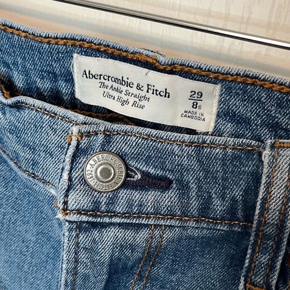 A&F Ankle Straight Ultra High Rise Distressed Denim ✨ - Picture 4 of 5
